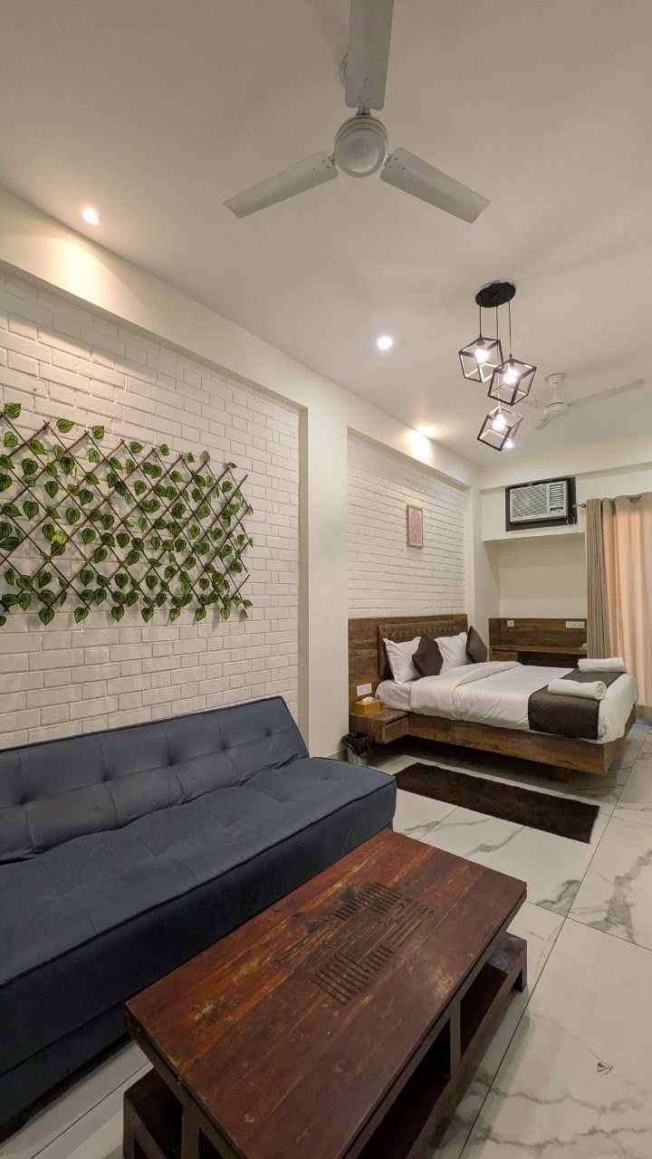 Manzana studios Sec 42 Golf Course rd - Tap to explore photos