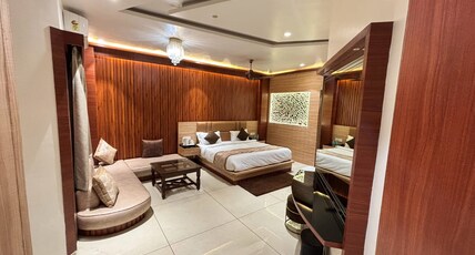 Hotel Darbar-E-Khas Room Type - Luxury Suite