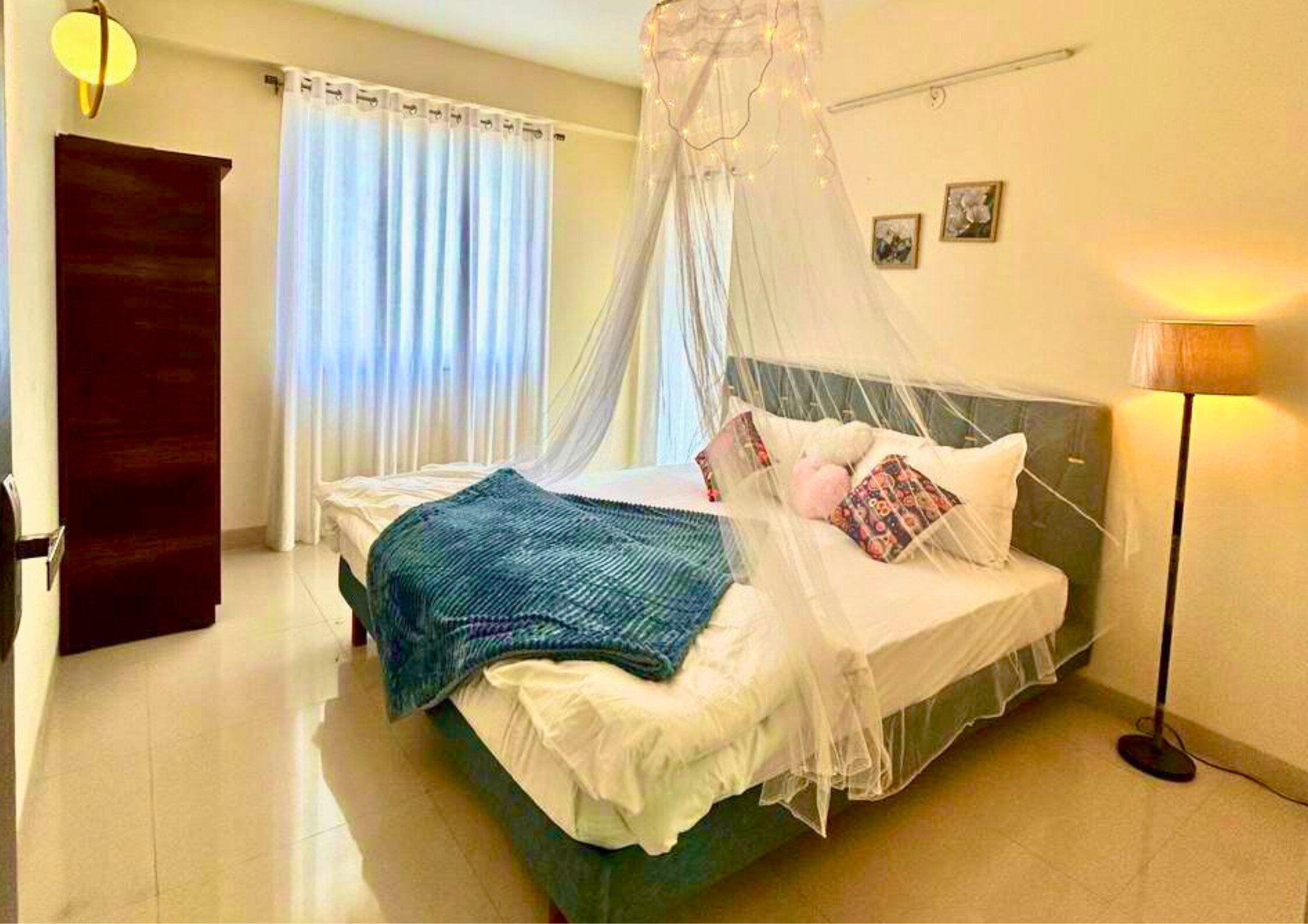 Cayetana Private Jacuzzi Apartment with Balcony - Tap to explore photos