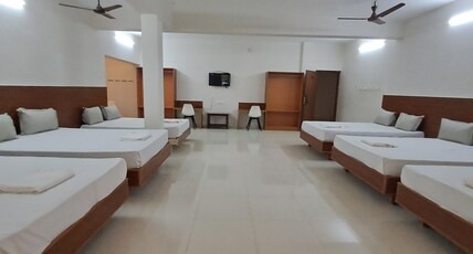 Sandanams Villa Coutralam Room Type - Deluxe Big Room