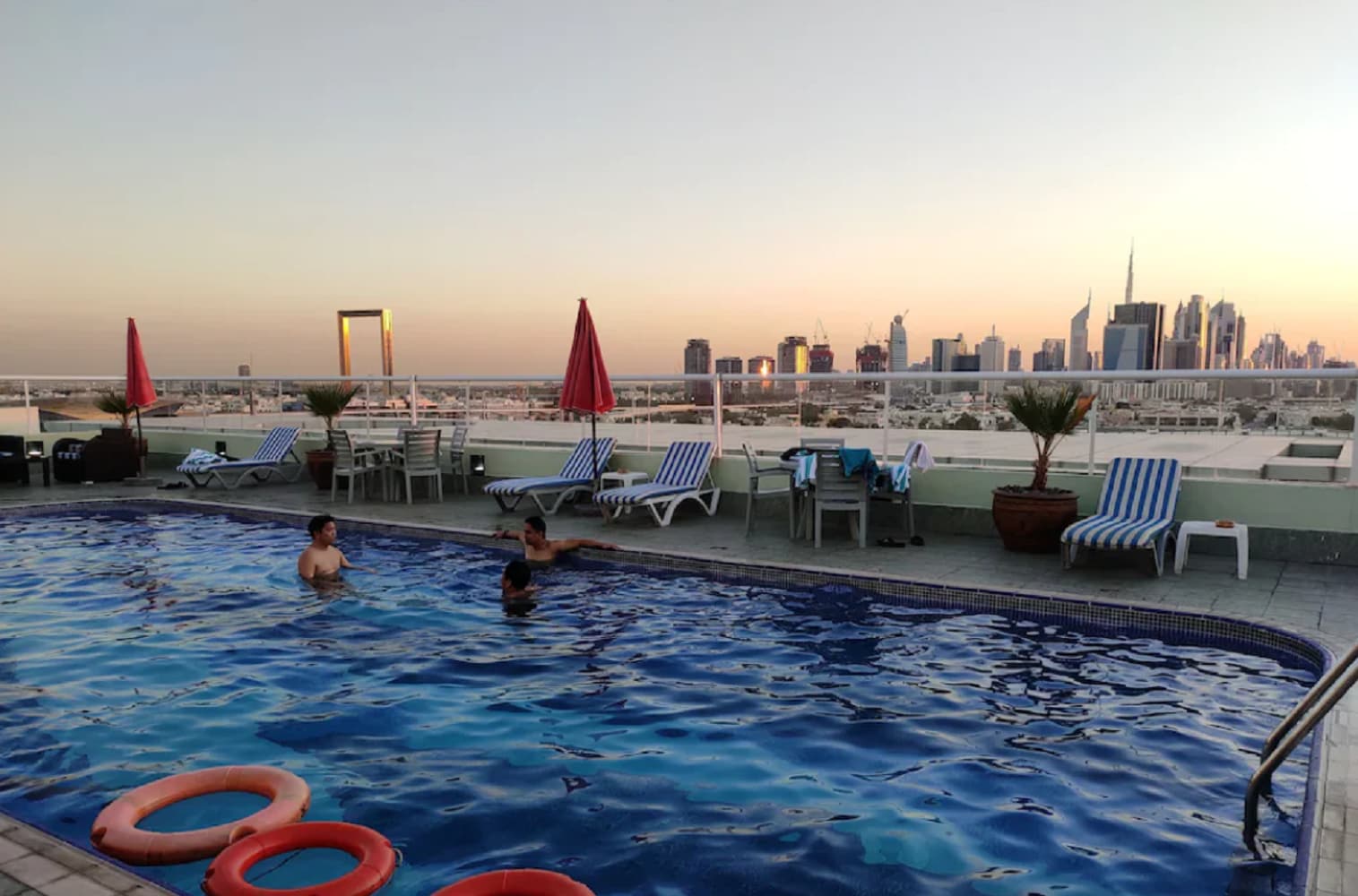 Wescott Plaza Hotel Apartments Bur Dubai - Tap to explore photos