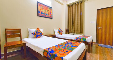 FabHotel Golden Manor Inn Room Type - Deluxe Room