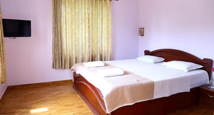 Misty Green Home stay Room Type - EXECUTIVE  AC ROOM 