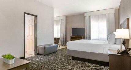 Best Western Plus Sun Canyon Room Type - 1 King Bed, Non-Smoking, Kitchenette, Sitting Area, Sofabed, Full Breakfast