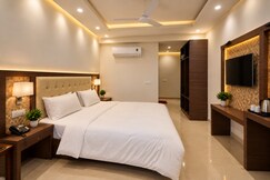 Address of Hotel Solitaire