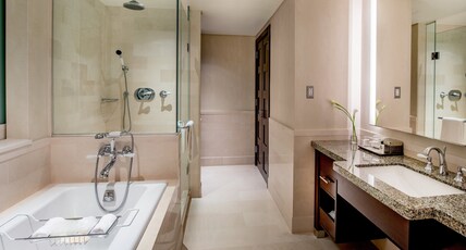 InterContinental BOSTON Room Type - 2 Queen Classic