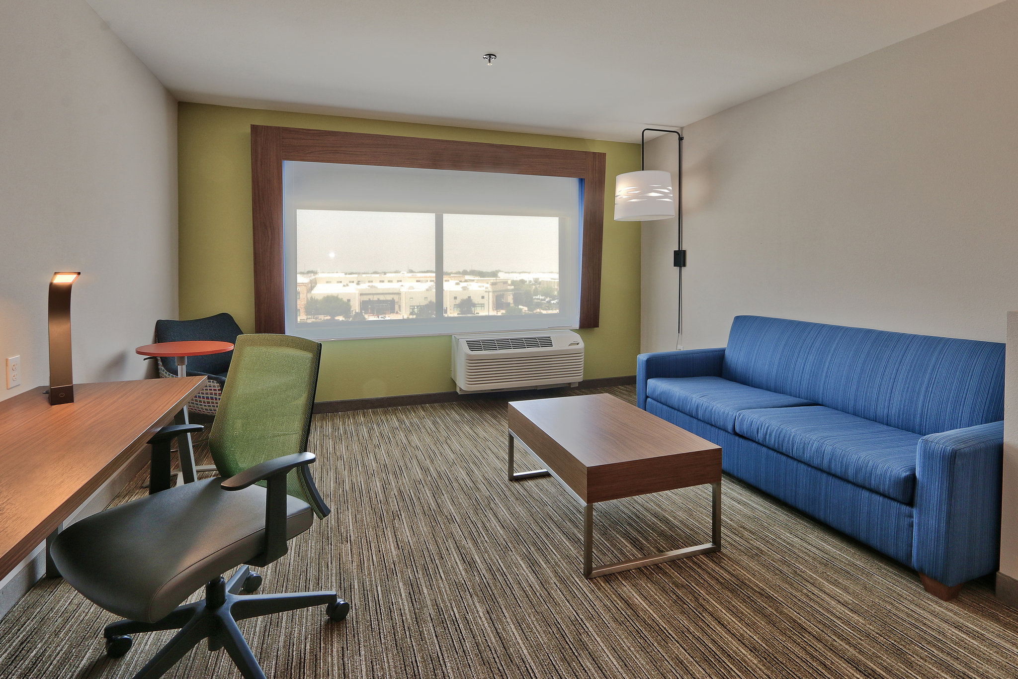 Holiday Inn Express & Suites Albuquerque East - Tap to explore photos