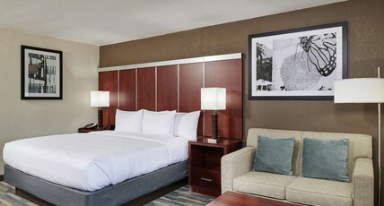 DoubleTree by Hilton Raleigh Crabtree Valley Room Type - 1 KING BED