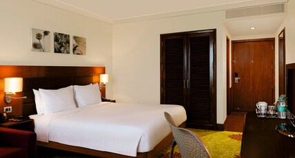 Hilton Garden Inn New Delhi Saket Room Type - King Bed Guest Room