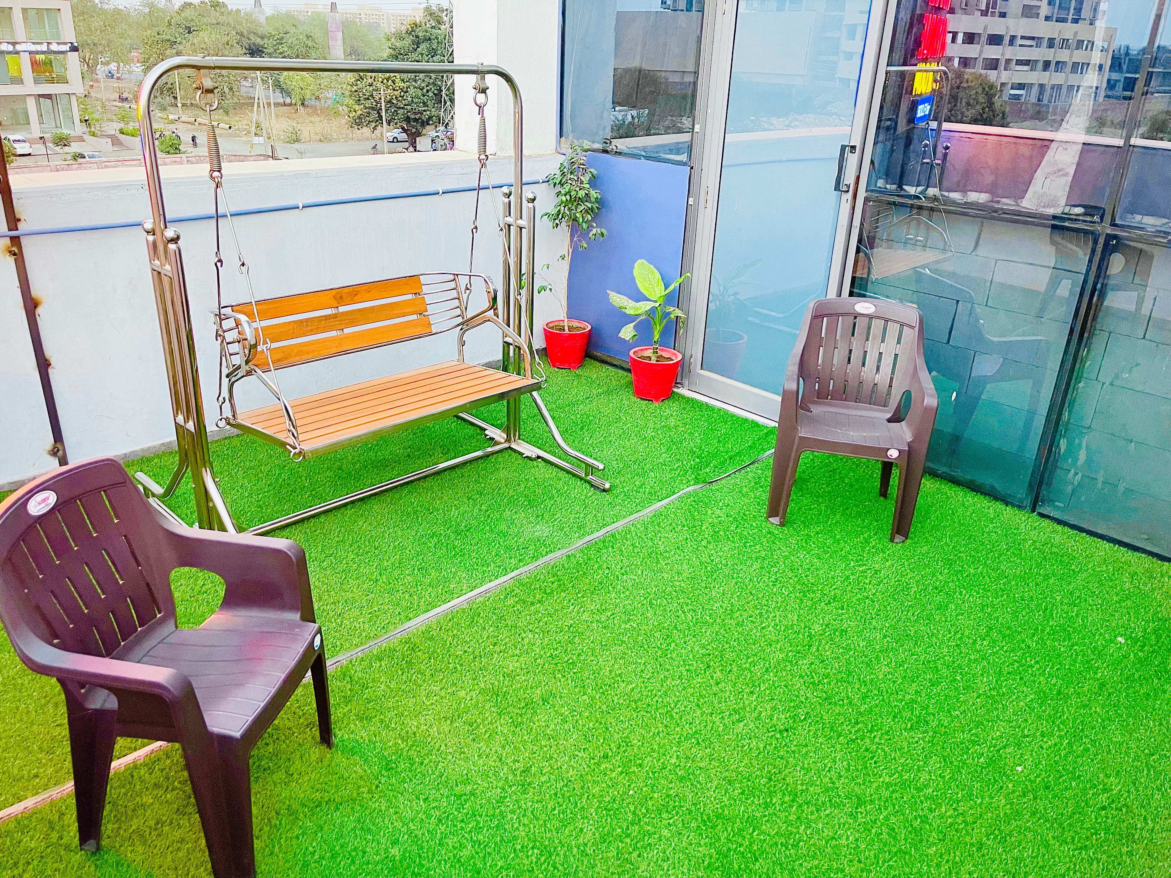 Hotel Avenue - Tap to explore photos