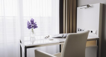Pullman Berlin Schweizerhof Room Type - SUPERIOR ROOM, 1 King Size Bed or 2 Single Size Beds, view of park or courtyard Pullman Berlin Schweizerhof Room Type - SUPERIOR ROOM, 1 King Size Bed or 2 Single Size Beds, view of park or courtyard