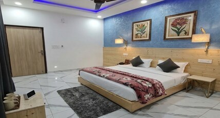 Qcent Bairagarh Resort Rishikesh Room Type - Deluxe Room with Balcony and Pool View Qcent Bairagarh Resort Rishikesh Room Type - Deluxe Room with Balcony and Pool View