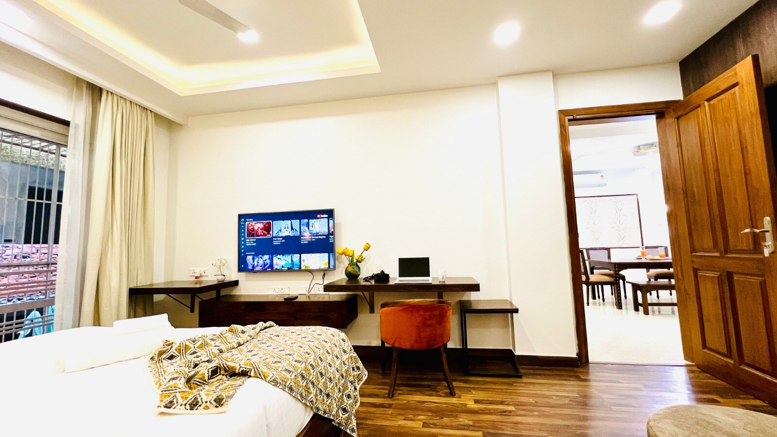 BluO Medicity - Boutique Hotel Gurgaon - Tap to explore photos