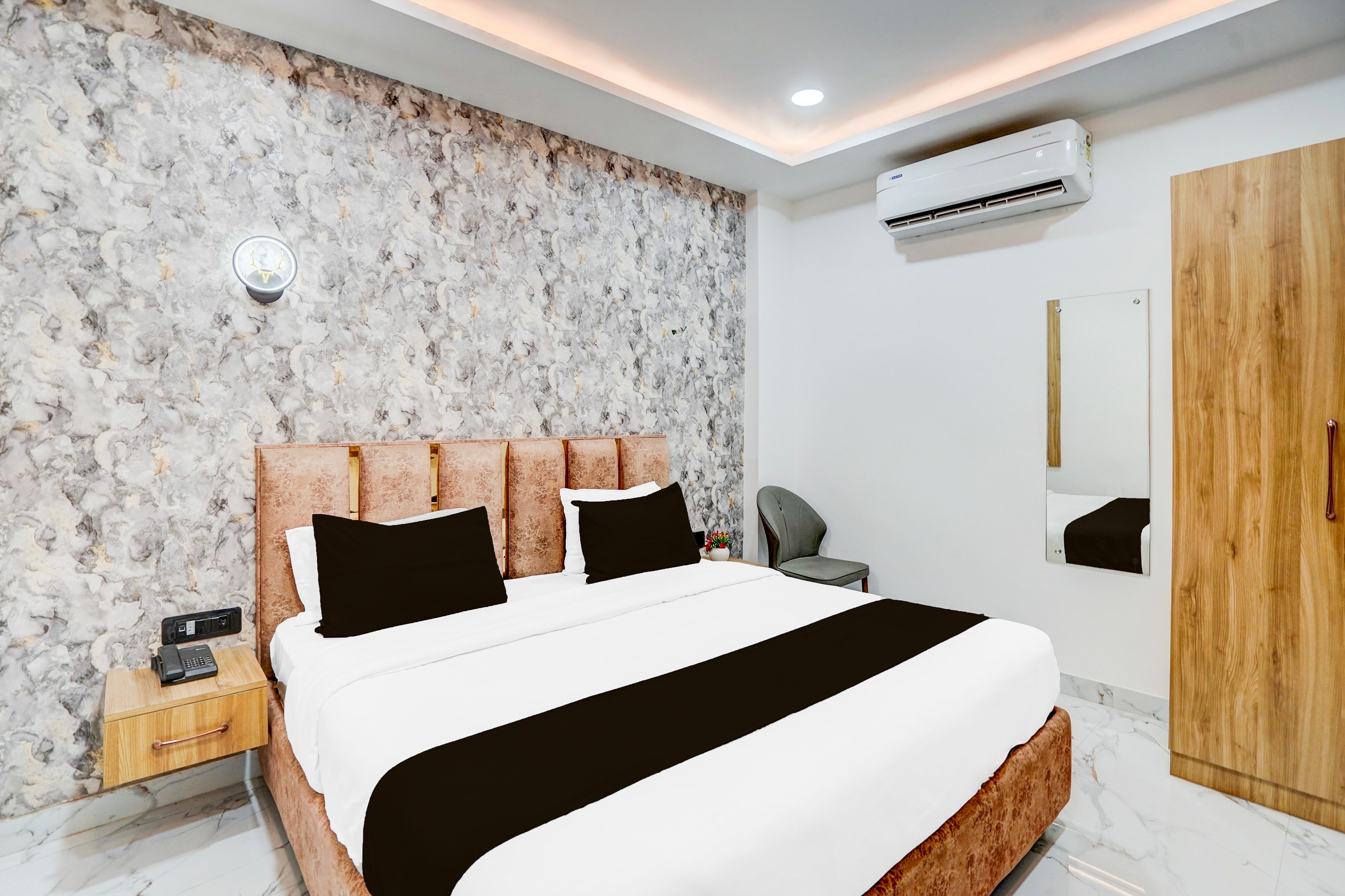 Super Collection O Ram Mandir Ayodhya Formerly Hotel Aarambh - Tap to explore photos