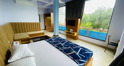 Natural Resort Room Type - Ac Luxury balcony with bathtub room