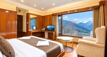 Villa Riverine Cafe & Riverview Residences Room Type - Premium River View Room with Balcony