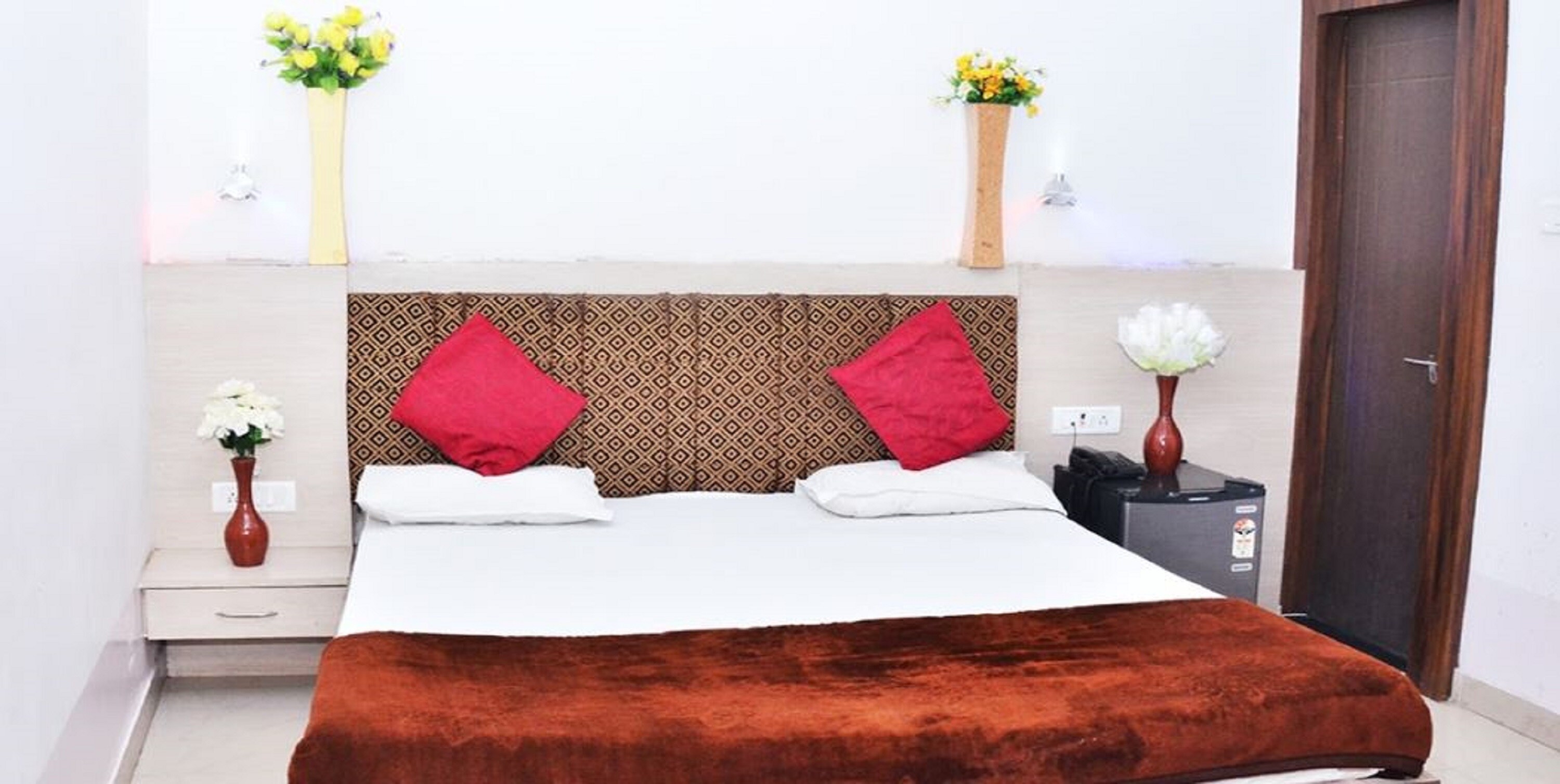 Satkar Hotel - Tap to explore photos