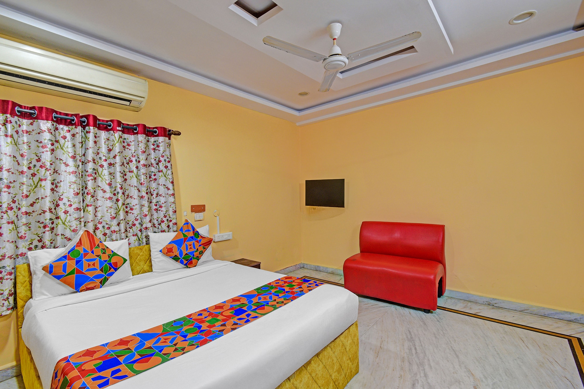 FabHotel Sun Mint - Peddamma Temple Metro, Jubilee Hills - Tap to explore photos