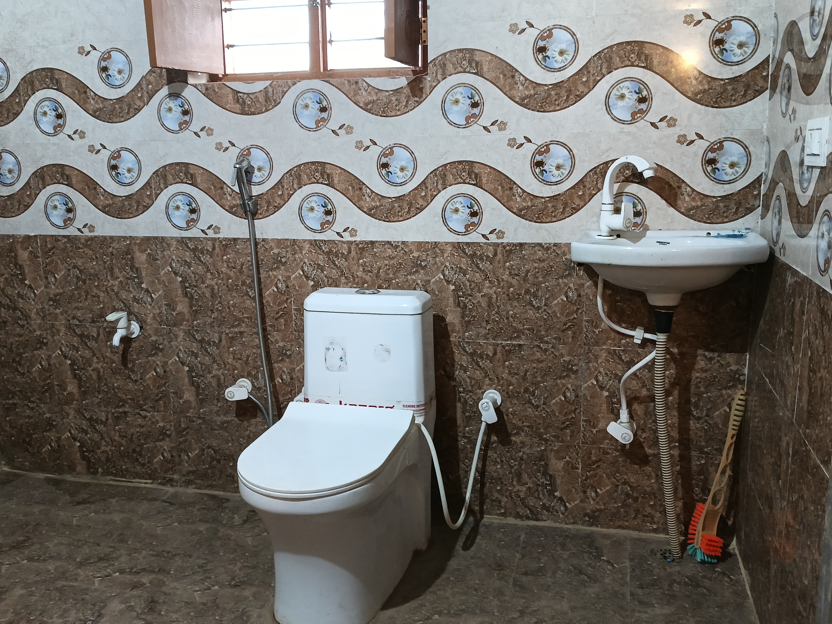 Asha Homestay - Tap to explore photos