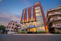 FabHotel The Royal Suites - Nr. Gopalan Innovation Mall