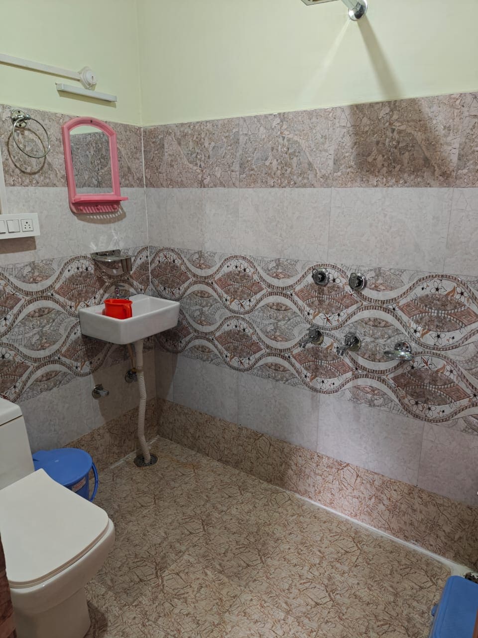 Rama Tirthan Homestay - Tap to explore photos