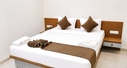 Hotel Jayesh Room Type - Deluxe Non ac Room with Balcony