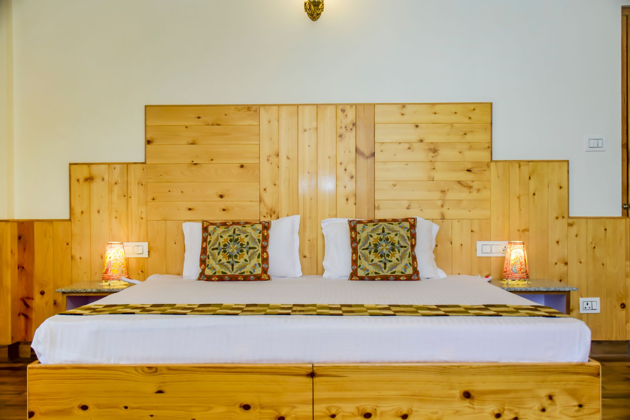 Idyllic Inn Manali | Rooms & Restaurant - Tap to explore photos