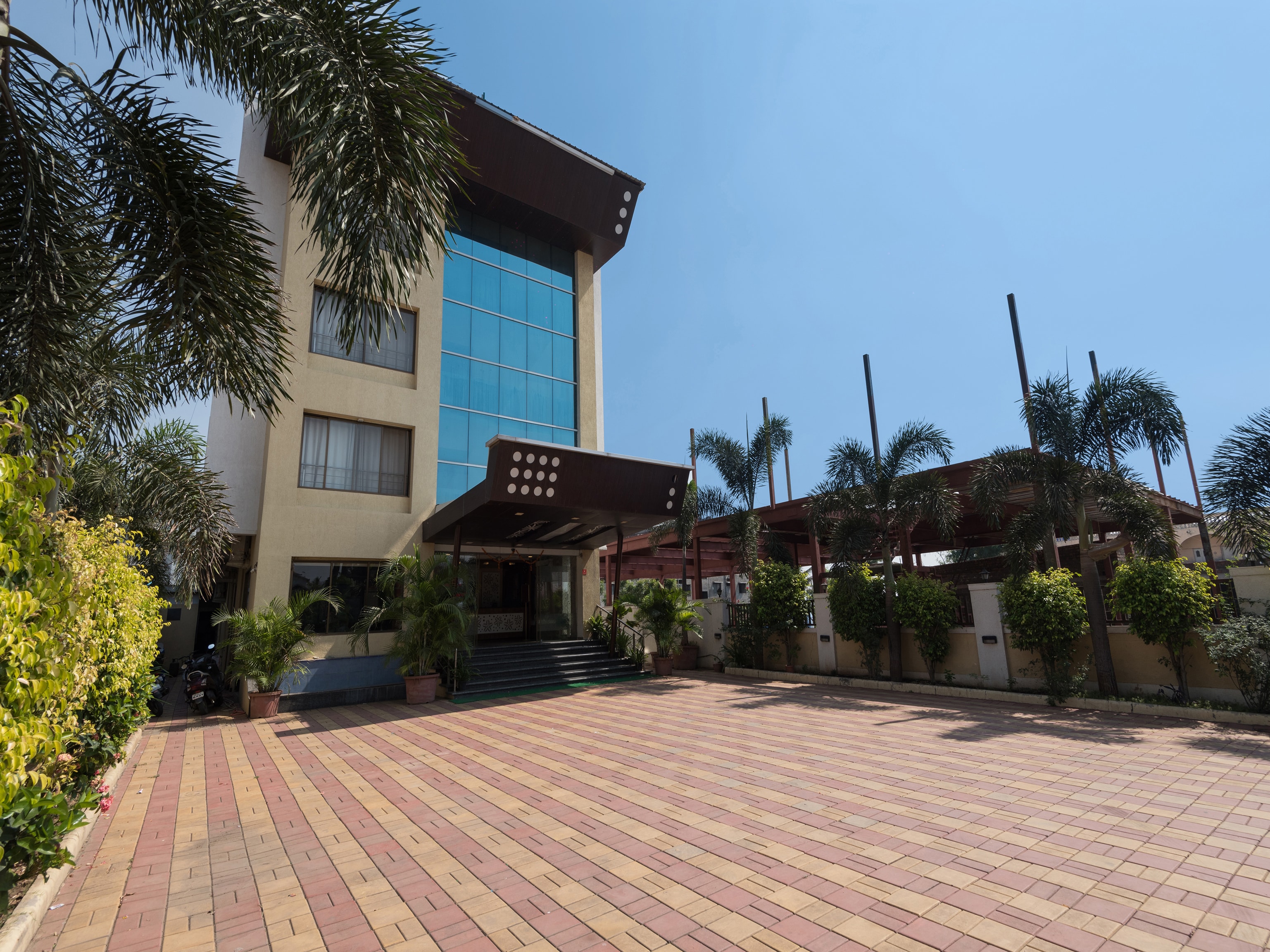Hotel Sai Shubham - Tap to explore photos