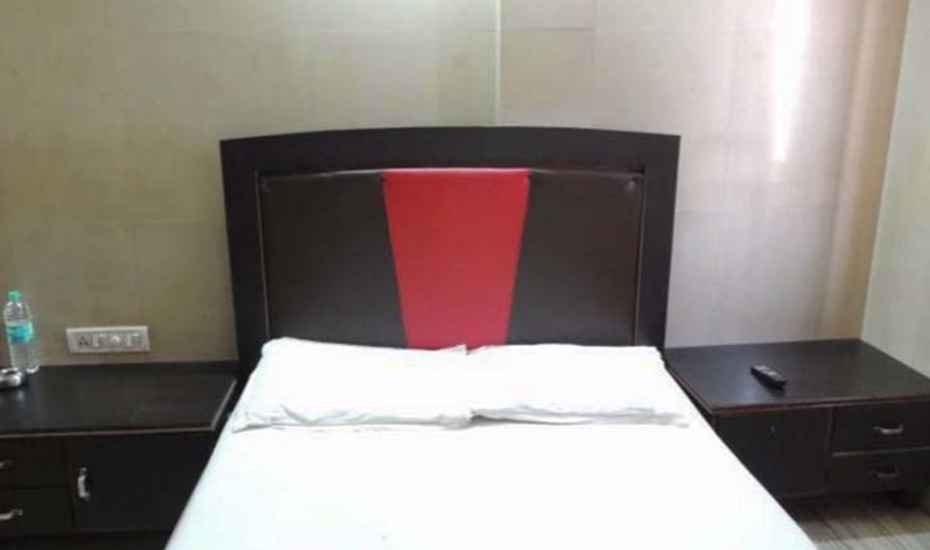 Hotel singh - Tap to explore photos