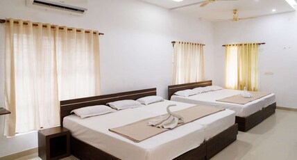 Ash Dale Resort Room Type - AC Four Bed Room