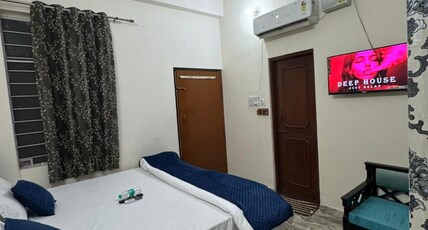BASUKI HOTEL Room Type - Deluxe Room