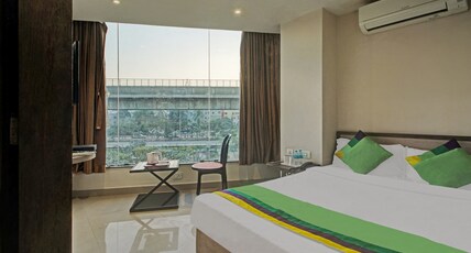 Treebo Glassotel Near Ruby Hospital Room Type - Standard Room
