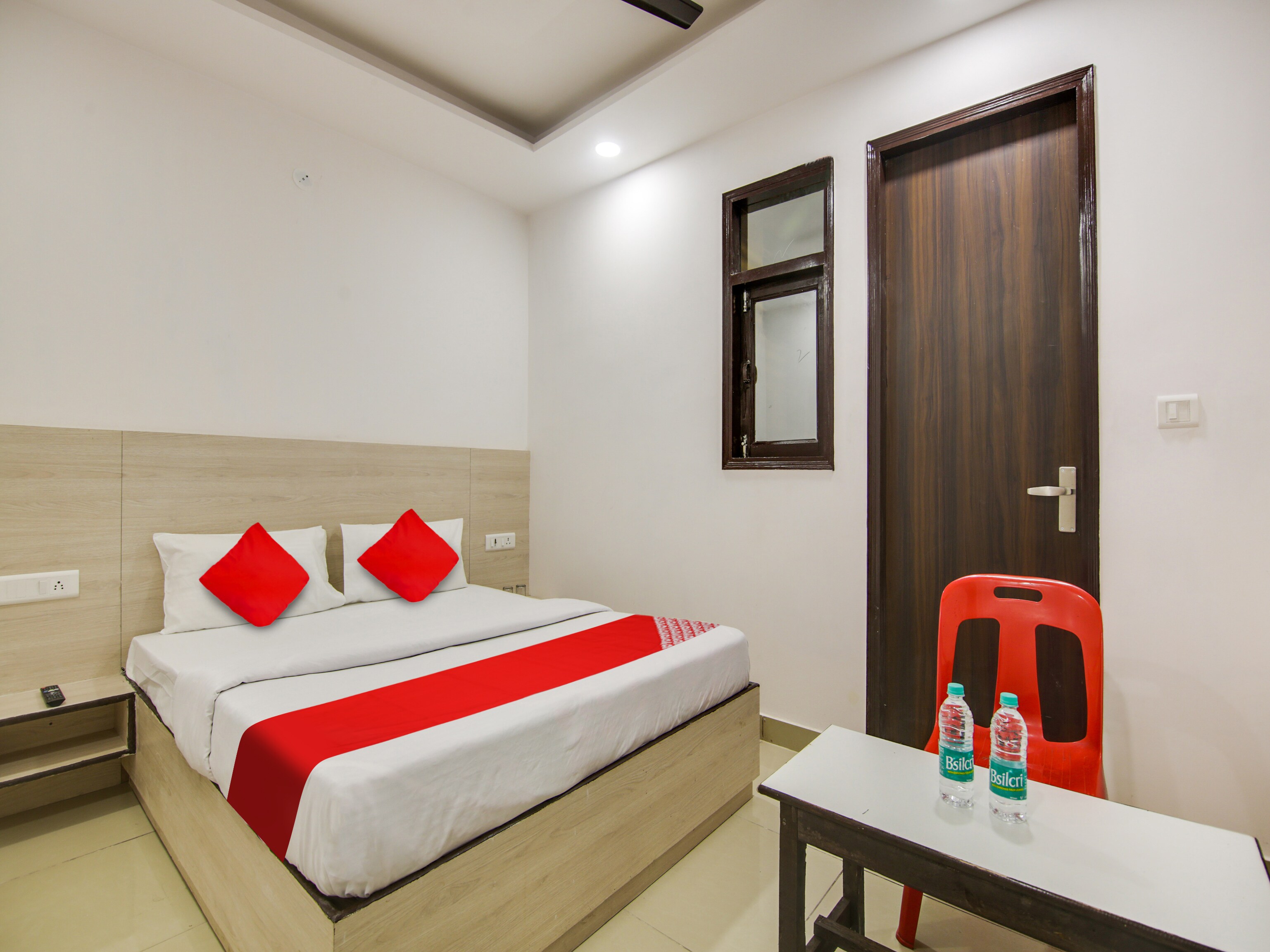 Hotel O Apple Guest House - Tap to explore photos