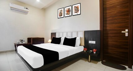 Super Collection O by OYO Railway Station Amritsar Formerly Golden Home Room Type - Classic