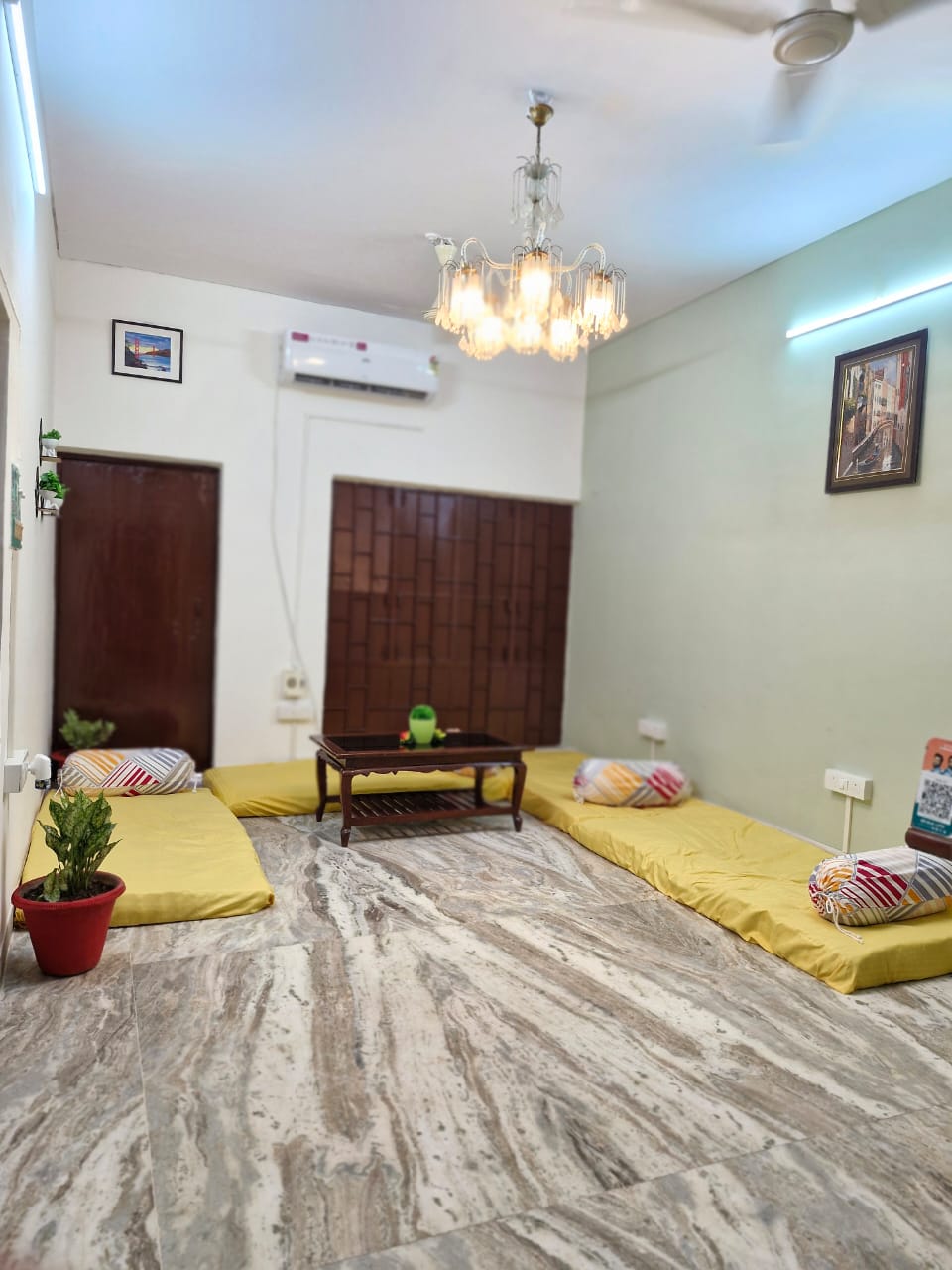 TNC Lucknow by The Nomad Cave (Hostel) - Tap to explore photos