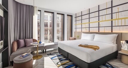 Hotel Indigo MELBOURNE LITTLE COLLINS Room Type - 1 King Standard City View