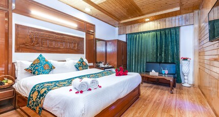 Hotel Regal Palace Room Type - Deluxe Room