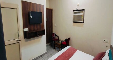 Hotel Moon Panipat Room Type - Deluxe Room With High Speed Wifi