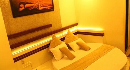 Hotel Shalimar Deluxe Room Type - Shalimar Premium AC