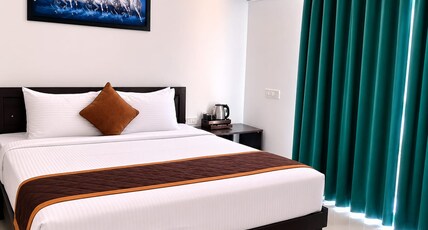 Square Inn Room Type - Deluxe Square Inn Room Type - Deluxe