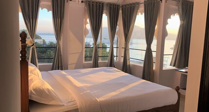 Hotel The Tiger at Lake Pichola Room Type - Super Deluxe Lake View Room