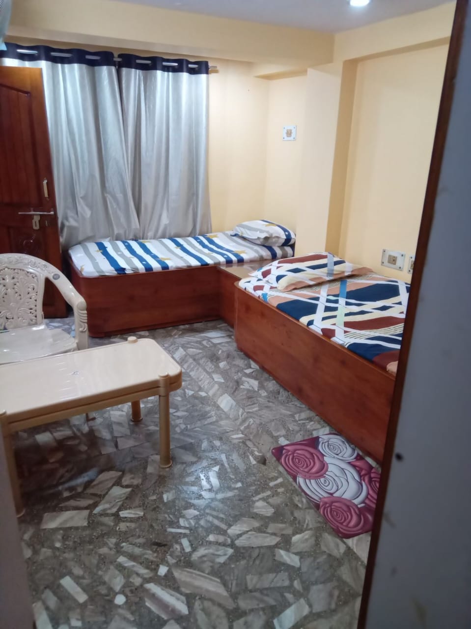 Shree Narayana Guest House - Tap to explore photos