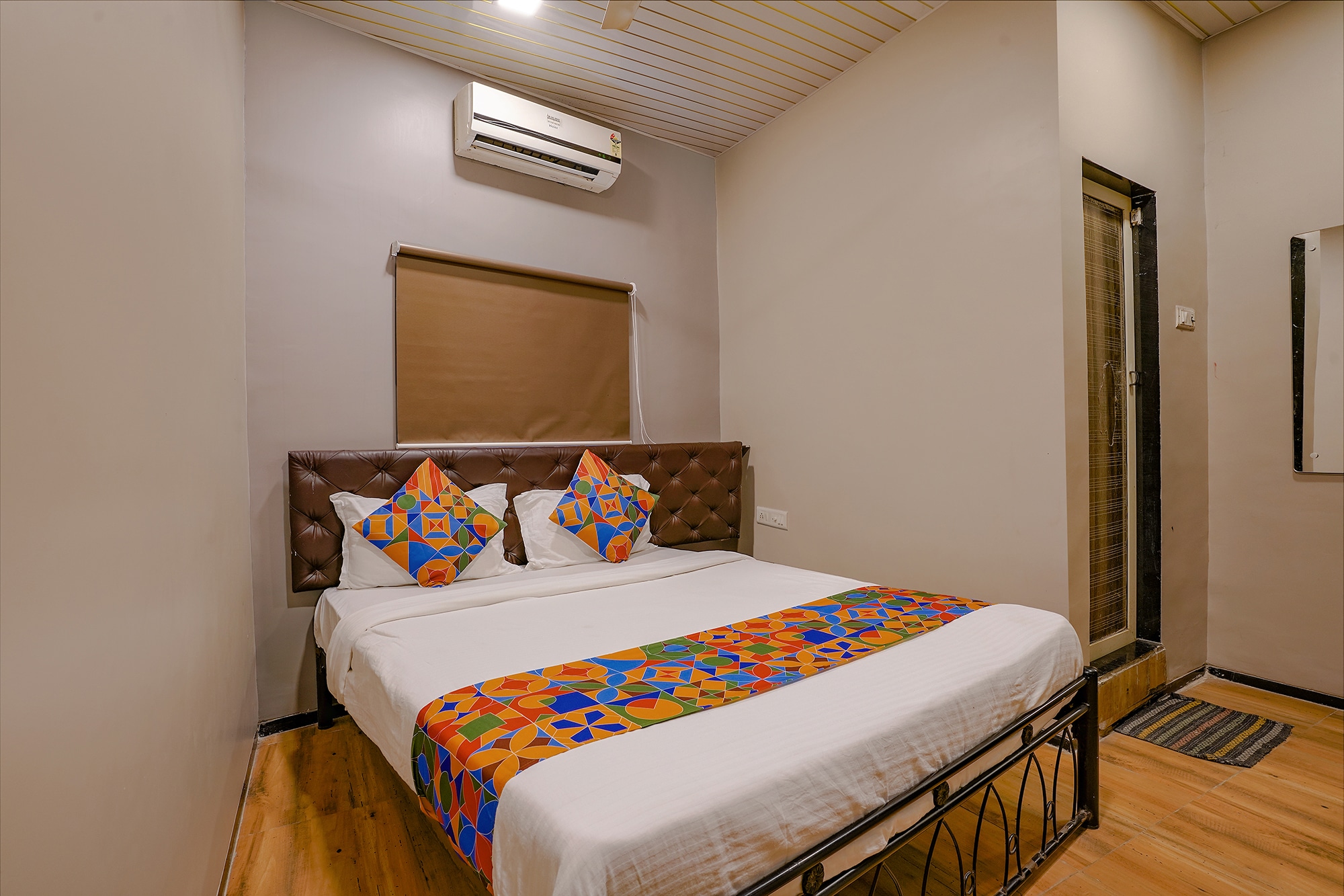 FabHotel Comfort Stay - Tap to explore photos
