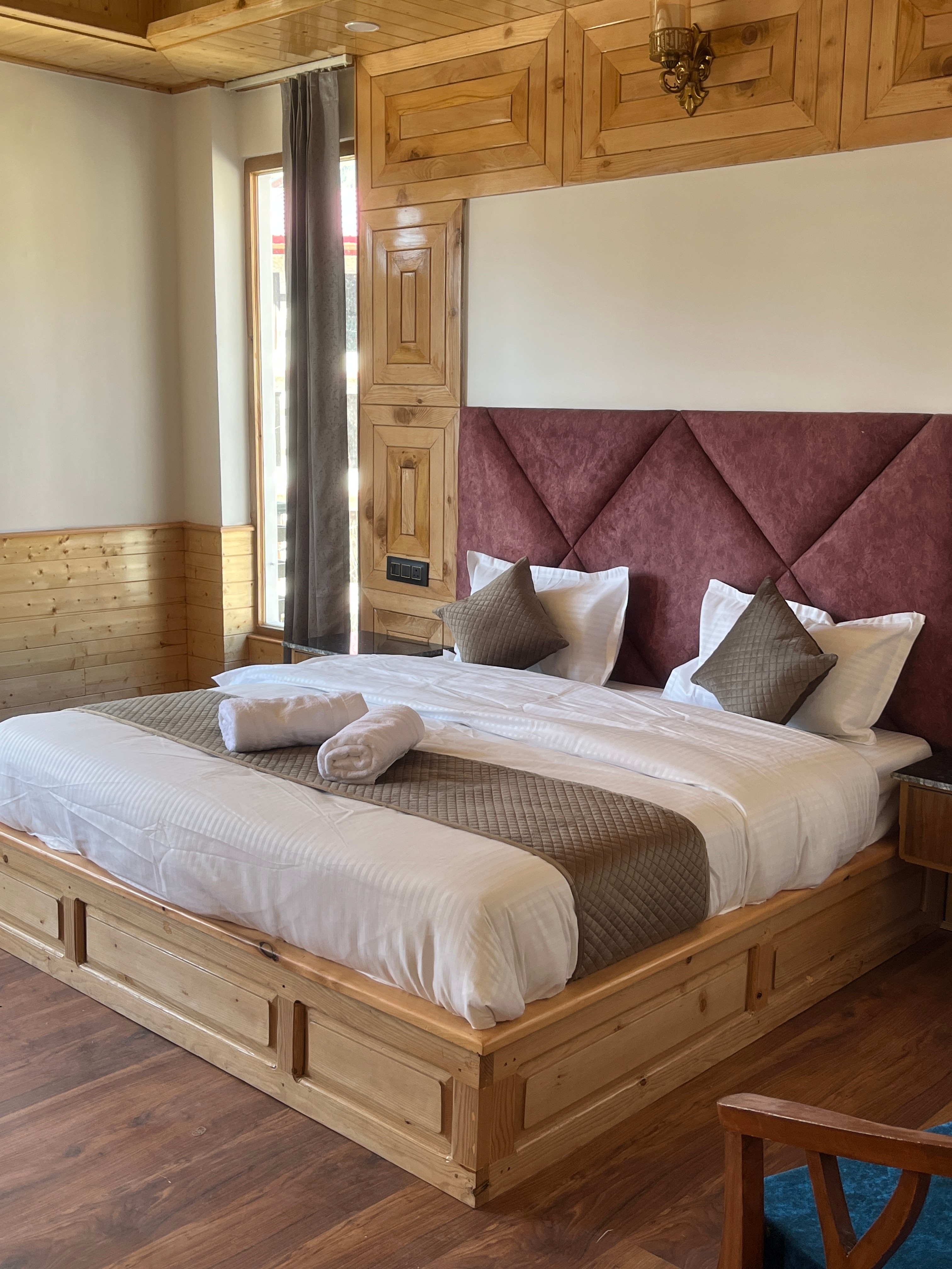 Hotel Vishu Villa Manali - Tap to explore photos