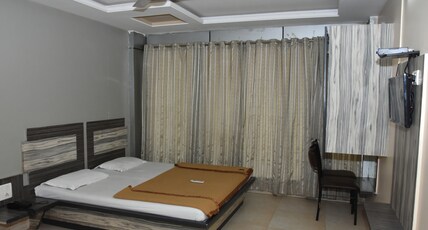 SAI SURAJ BUDGET Room Type - DOUBLE BED