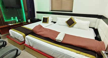 Rajmahal Premium Hotel & Banquet Room Type - Family Room Deluxe AC
