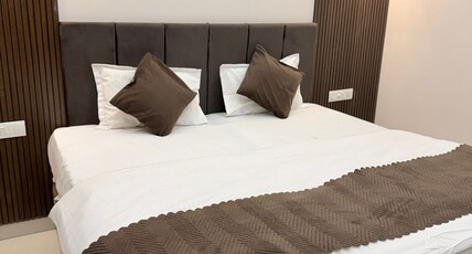 Kiwi Inn Hotel Palda Room Type - Super Deluxe Room