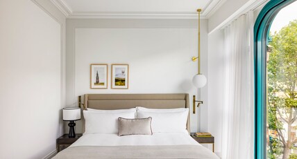 Kimpton St Honore Paris, an IHG Hotel Room Type - 1 King Suite Collection Balcony
