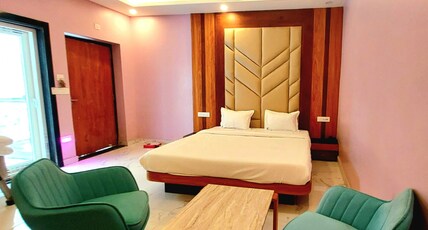 SHIVAM RESORT Room Type - Premium RoomDouble Bed With Bathtub & Balcony Sea View