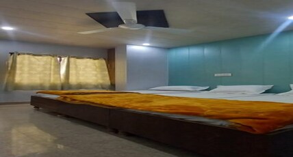 Hotel Shiv Ganga, Varanasi Room Type - Deluxe Triple Bed Room
